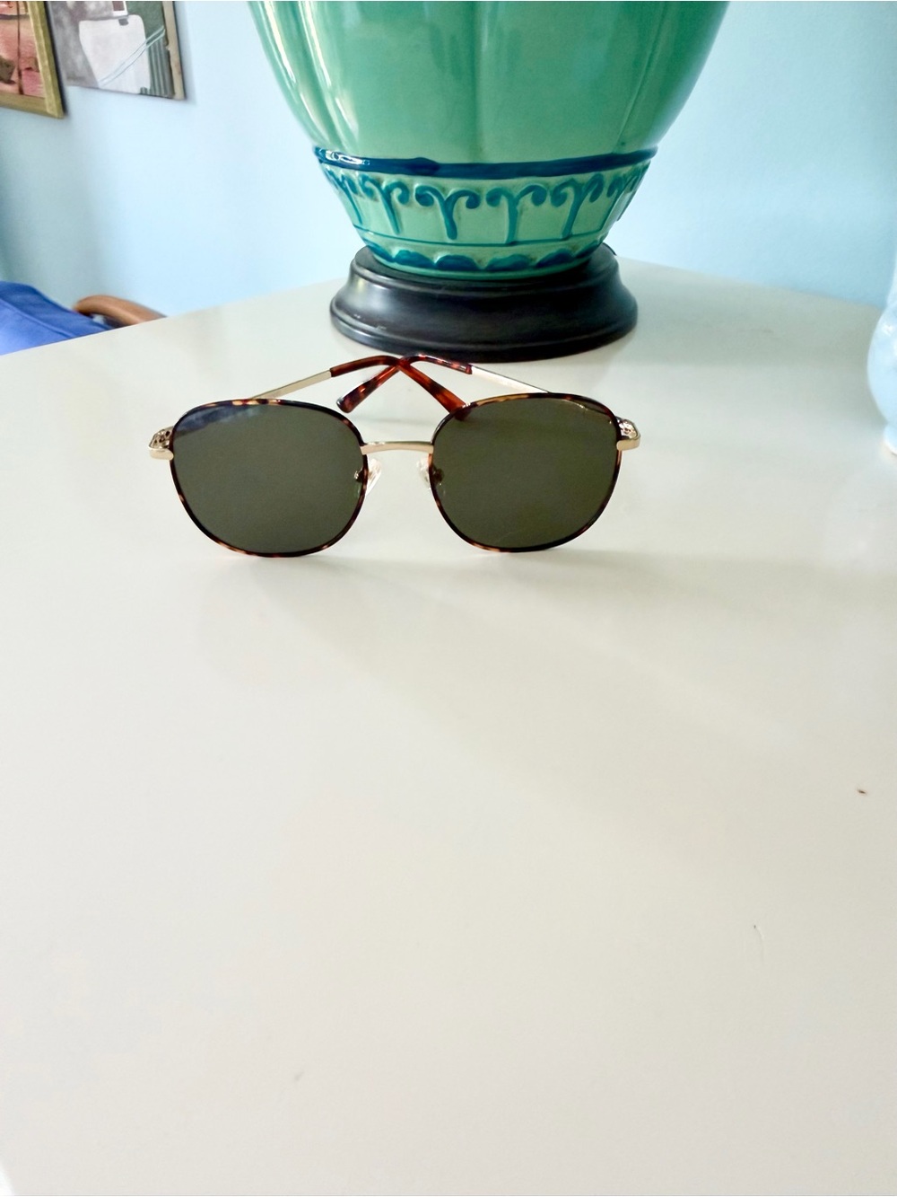 Classic Tortoiseshell Round Sunglasses - Women SOJOS